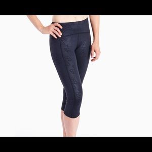 Oiselle Black Widow Legging Crop